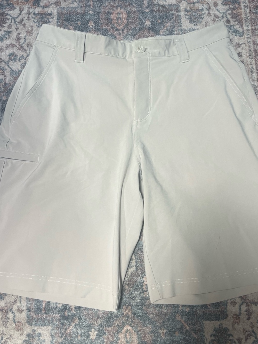 Columbia Men's Light Tan Shorts
32/10”